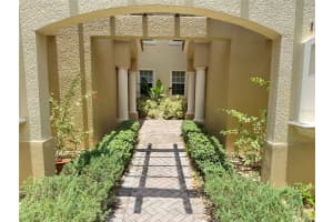 1361 EMERALD DUNES, SUN CITY CENTER, FL 33573 Sold 12/08/25