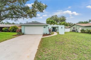 13521 Del Prado Dr S, LARGO