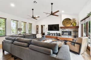 6400 BOUGAINVILLA AVENUE, ST PETERSBURG, FL 33707 Sold 08/26/25