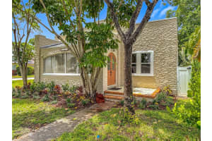 4595 9th Ave N, ST PETERSBURG