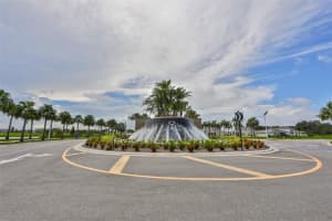 17255 HOLLY WELL AVENUE, WIMAUMA, FL 33598 - MLS#MFRTB8405199