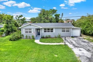 10711 Seminole Dr N, ST PETERSBURG