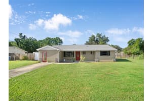 2107 E Lumsden Ave, VALRICO