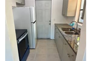 137 38TH AVENUE, ST PETERSBURG, FL 33705 - MLS#MFRTB8405860