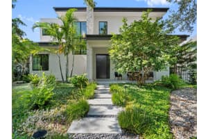 526 16th Ave Ne, ST PETERSBURG