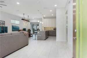 2637 BAYSIDE DRIVE, ST PETERSBURG, FL 33705 - MLS#MFRTB8405937