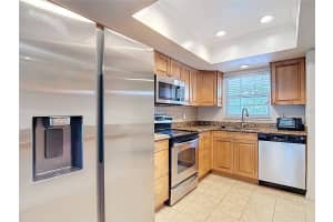 10340 CARROLLWOOD LANE, TAMPA, FL 33618 Sold 08/21/25