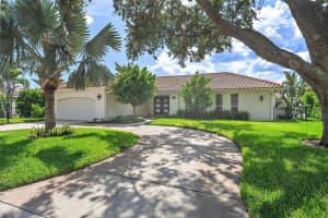 1985 CAROLINA AVENUE, ST PETERSBURG, FL 33703 - MLS#MFRTB8406007