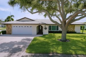 11141 Carla Dr, LARGO