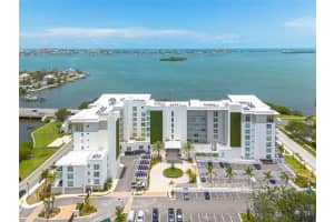 1020 Sunset Point Rd #213, CLEARWATER