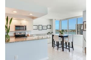 660 ISLAND WAY, CLEARWATER BEACH, FL 33767 - MLS#MFRTB8406202