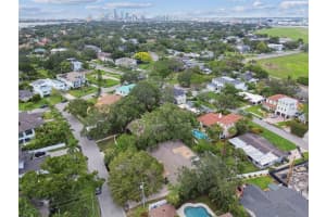 563 MADEIRA AVENUE, TAMPA, FL 33606 Sold 08/29/25
