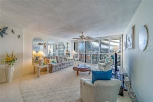400 ISLAND WAY, CLEARWATER BEACH, FL 33767 - MLS#MFRTB8406299