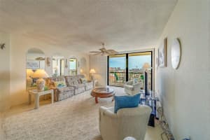 400 ISLAND WAY, CLEARWATER BEACH, FL 33767 - MLS#MFRTB8406299