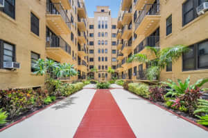 130 4TH AVENUE, ST PETERSBURG, FL 33701 Sold 08/28/25