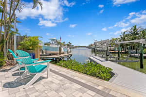 17735 1st St E, REDINGTON SHORES