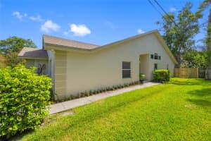 3005 PEPPERWOOD LANE, CLEARWATER, FL 33761 - MLS#MFRTB8406416