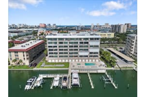 125 Island Way #403, CLEARWATER