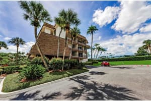 3021 COUNTRYSIDE BOULEVARD, CLEARWATER, FL 33761 Sold 08/22/25