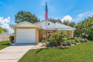 723 Merlins Ct, TARPON SPRINGS