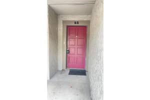 6332 NEWTOWN CIRCLE, TAMPA, FL 33615 - MLS#MFRTB8406498
