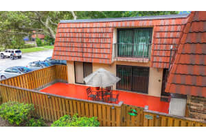 738 1ST COURT, PALM HARBOR, FL 34684 Sold 09/15/25