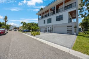 18077 3rd St E, REDINGTON SHORES