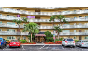 8950 PARK BOULEVARD, SEMINOLE, FL 33777 - MLS#MFRTB8406749