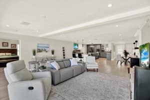 11890 WALKER AVENUE, SEMINOLE, FL 33772 Sold 08/21/25