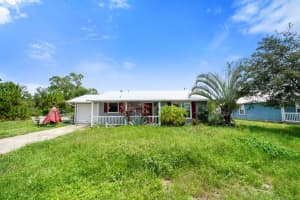 490 14TH STREET, VERO BEACH, FL 32962 Sold 08/27/25