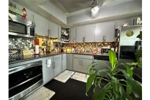 8651 10th St N #212, ST PETERSBURG
