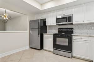 10388 CARROLLWOOD LANE, TAMPA, FL 33618 Sold 07/31/25