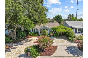 546 Orangewood Dr, DUNEDIN