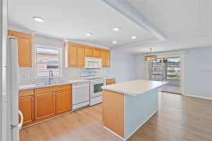 6806 MOUNT QUINCY DRIVE, ST PETERSBURG, FL 33702 - MLS#MFRTB8407163