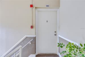 13718 ORANGE SUNSET DRIVE, TAMPA, FL 33618 - MLS#MFRTB8407198