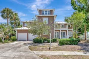 1149 Marina Dr, TARPON SPRINGS