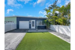 423 62nd St, HOLMES BEACH