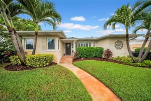 121 28th Ave Ne, ST PETERSBURG