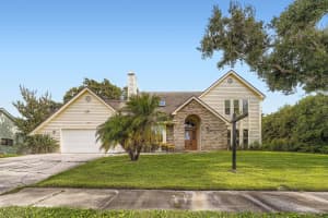 1675 Country Ln, DUNEDIN
