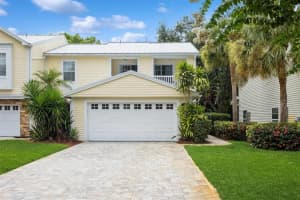 909 Woodbridge Ct, SAFETY HARBOR