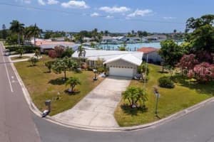 605 CAPRI BOULEVARD, ST PETERSBURG, FL 33706 - MLS#MFRTB8407656