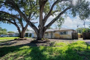 8849 109TH LANE, SEMINOLE, FL 33772 Sold 02/10/26