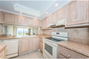 6211 SUN BOULEVARD, ST PETERSBURG, FL 33715 - MLS#MFRTB8407863