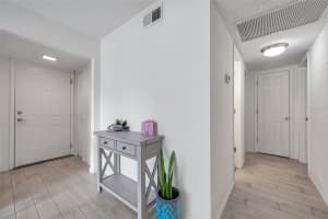 121 SEAHORSE DRIVE, ST PETERSBURG, FL 33705 - MLS#MFRTB8407897