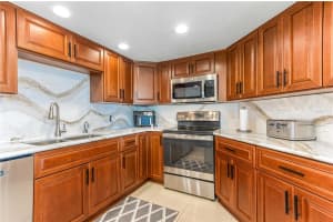 736 ISLAND WAY, CLEARWATER BEACH, FL 33767 - MLS#MFRTB8407918