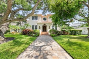 420 Riviera Dr, TAMPA