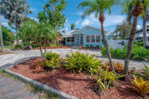 2421 BURLINGTON AVENUE, ST PETERSBURG, FL 33713 - MLS#MFRTB8408109