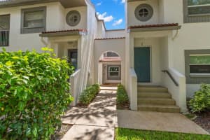 476 SANTA CRUZ PLACE, ST PETERSBURG, FL 33703 - MLS#MFRTB8408194