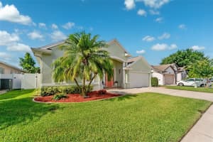 8226 WILD OAKS CIRCLE, LARGO, FL 33773 - MLS#MFRTB8408208