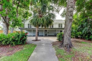 815 8th St N, ST PETERSBURG